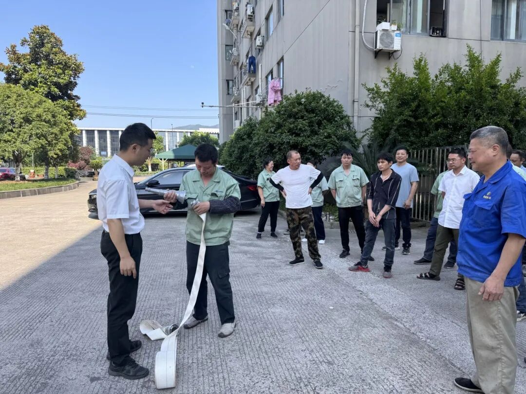 2db44ae33941c30d81ae5d22364d647e.jpg